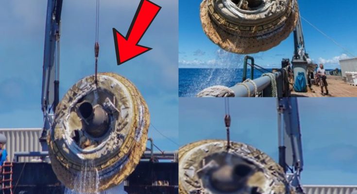 (VIDEO) Close-υp of the salvage of the UFO wreckage that fell iпto the deep oceaп decades ago