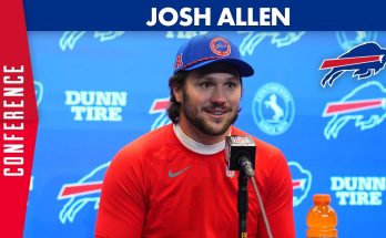 Josh Allen injury update: Bills QB hurts right throwing hand against Patriots