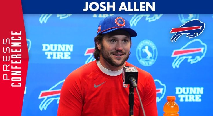 Josh Allen injury update: Bills QB hurts right throwing hand against Patriots