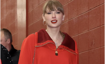 Taylor Swift Sends Sweet Gift to Girl Who Called Her Outfit 'Tea' During Hospital Visit: 'I Had a Plan'