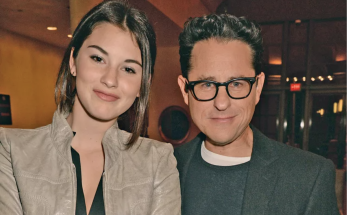 Gracie Abrams Reveals How Her Famous Dad J.J. Abrams Reacted to Her Rise to Stardom: 'What in the World?