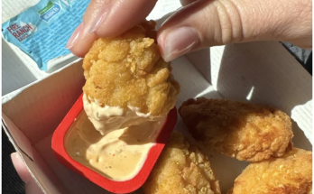 We Tried Taco Bell’s New Crispy Chicken Nuggets — Here's What We Thought