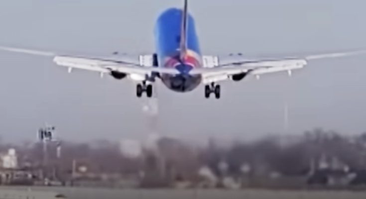 Two Planes Nearly Collide at Chicago Midway Airport as Pilot Fails to Adhere to Six-Word Command