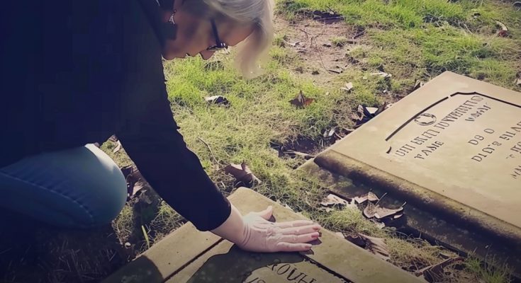 A Year after Son's Death, Woman Sees Grave of Her Daughter-In-Law at the Cemetery – Story of the Day