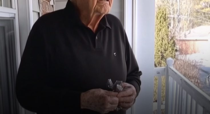 Lonely Old Man Invites Family to Celebrate His 93rd Birthday, but Only a Stranger Shows Up