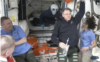 Astronaut Wears 'Alien' Mask to Greet SpaceX Crew at the International Space Station